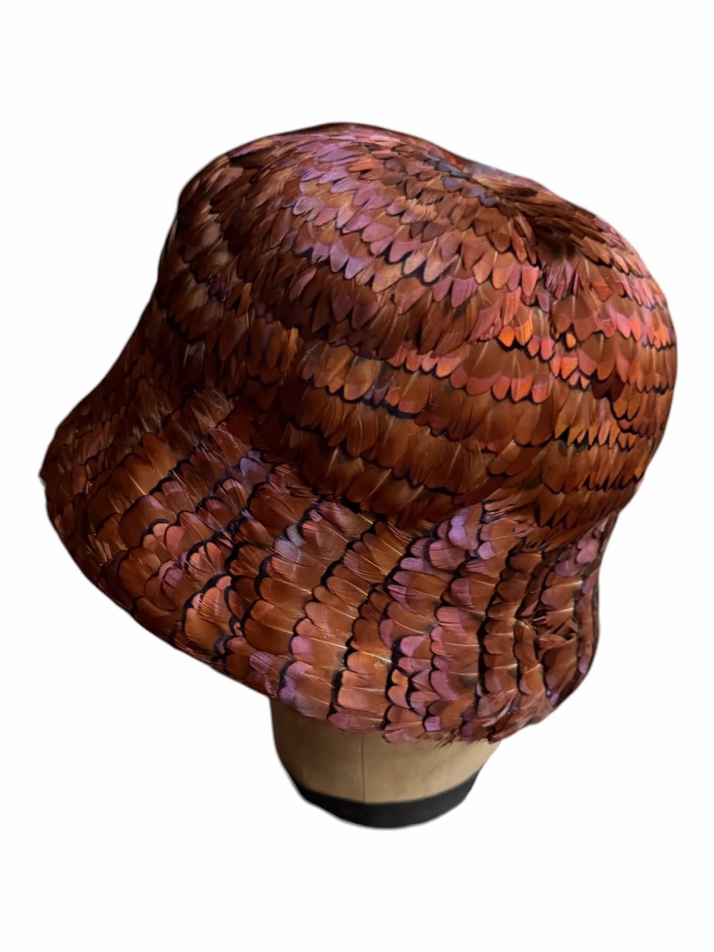 1950s/Early 60s Iridescent Pheasant Feathers Flowerpot Hat - Picture 3 of 6
